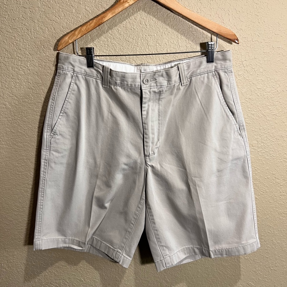 GAP Men's Gray Flat Front Shorts